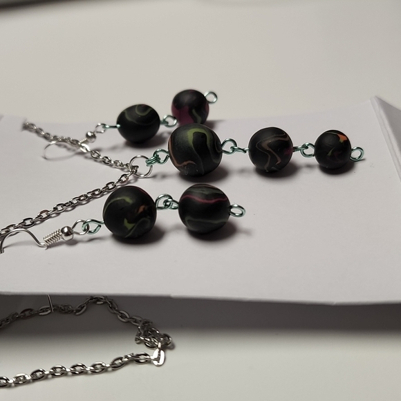 Handmade polymer clay bead earring and necklace set. - Picture 4 of 8